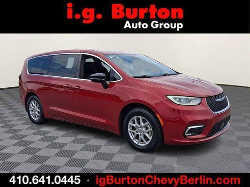 2025 Chrysler Pacifica Select