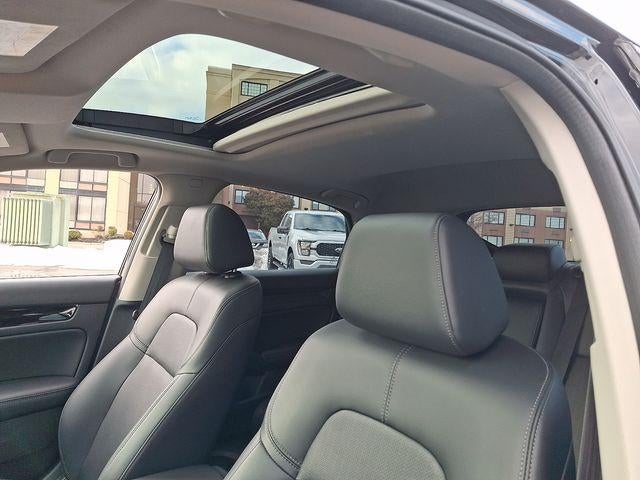 2024 Honda Civic Hatchback EX-L