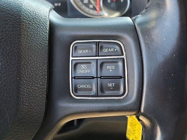 2017 RAM 1500 Big Horn Crew Cab 4x4 5'7" Box