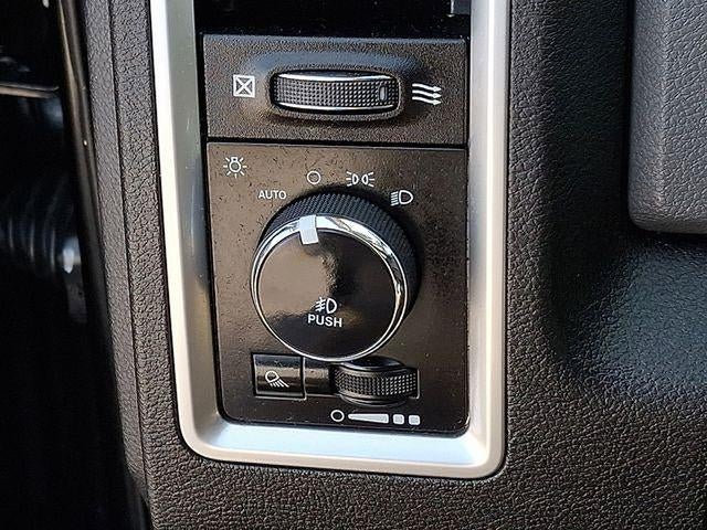 2017 RAM 1500 Big Horn Crew Cab 4x4 5'7" Box