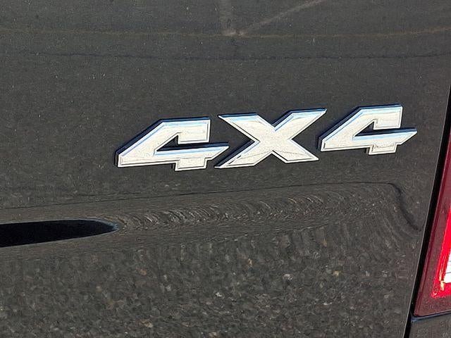 2017 RAM 1500 Big Horn Crew Cab 4x4 5'7" Box