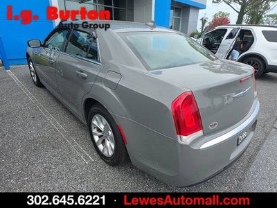 2018 Chrysler 300 Touring