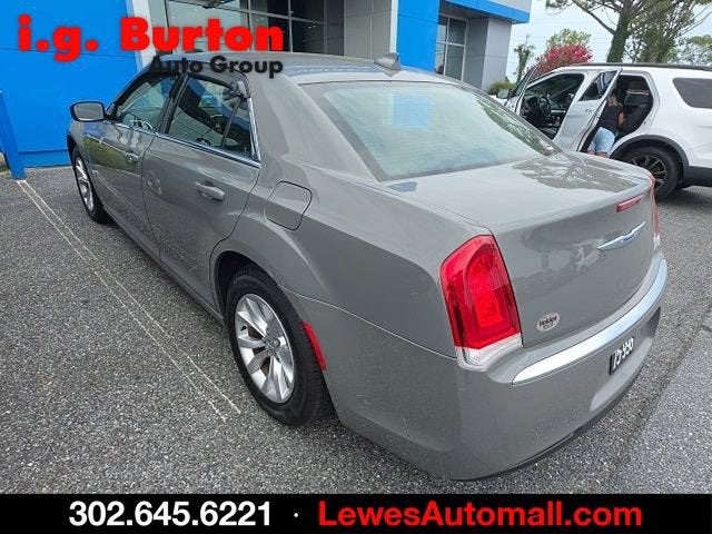 2018 Chrysler 300 Touring