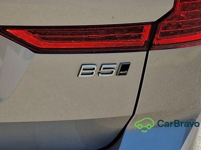 2023 Volvo XC60 B5 Plus Dark Theme