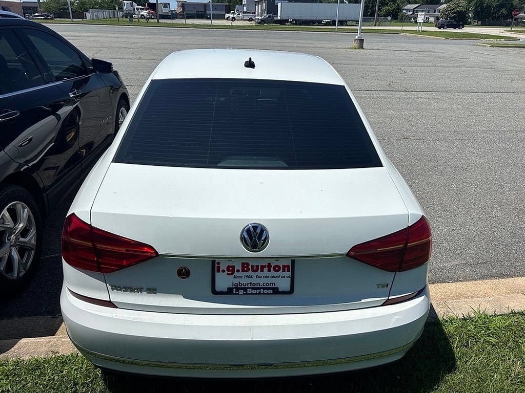 2016 Volkswagen Passat 1.8T SE
