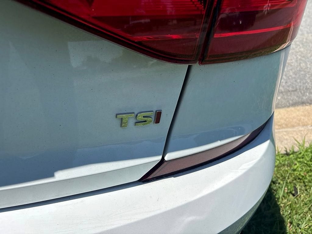 2016 Volkswagen Passat 1.8T SE