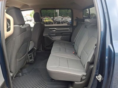 2020 RAM 1500 Big Horn Crew Cab 4x4 5'7" Box